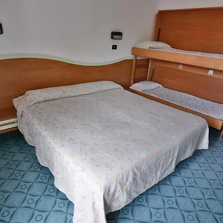 Otel Rondinella 3*